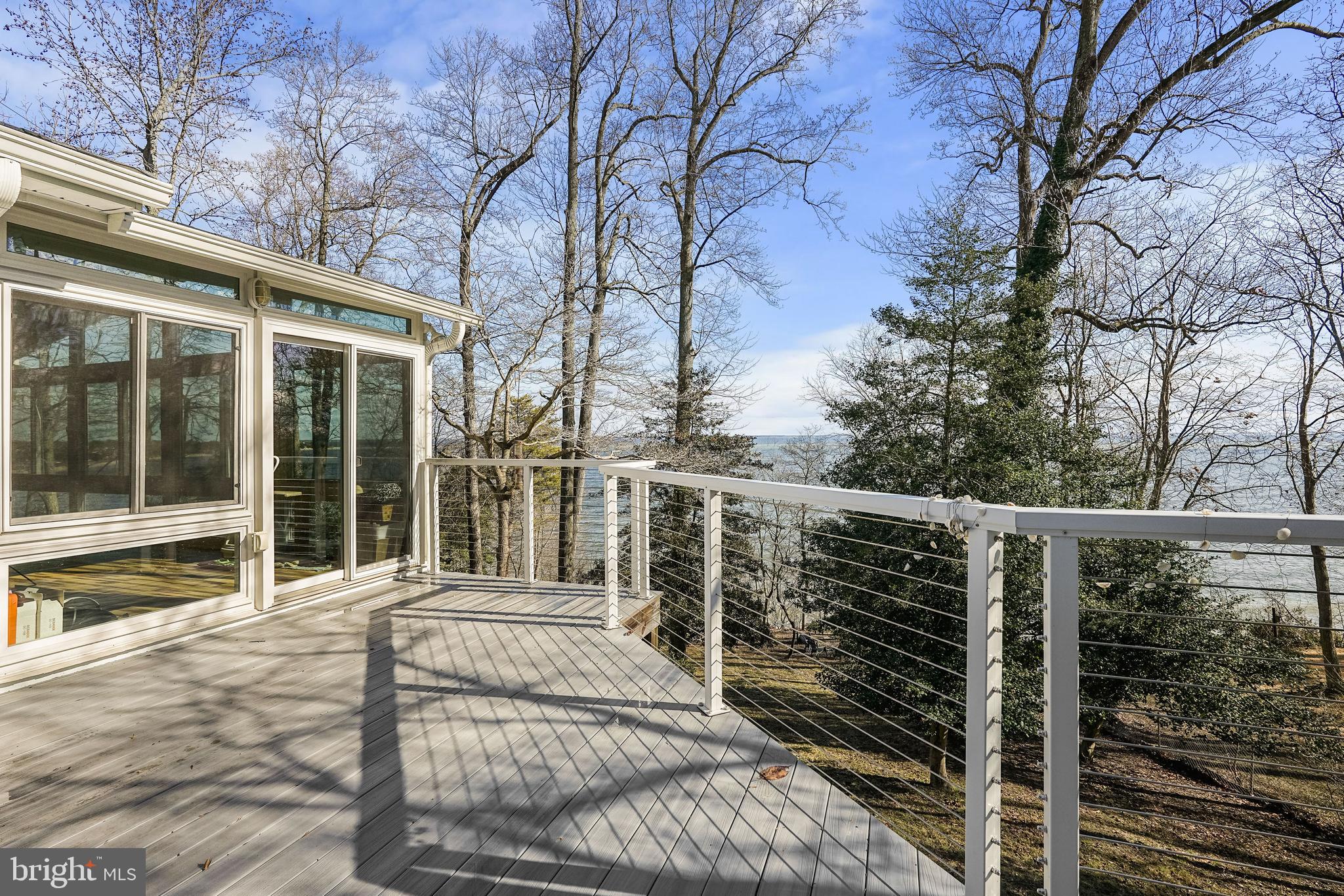 COVE LAKE - Residential