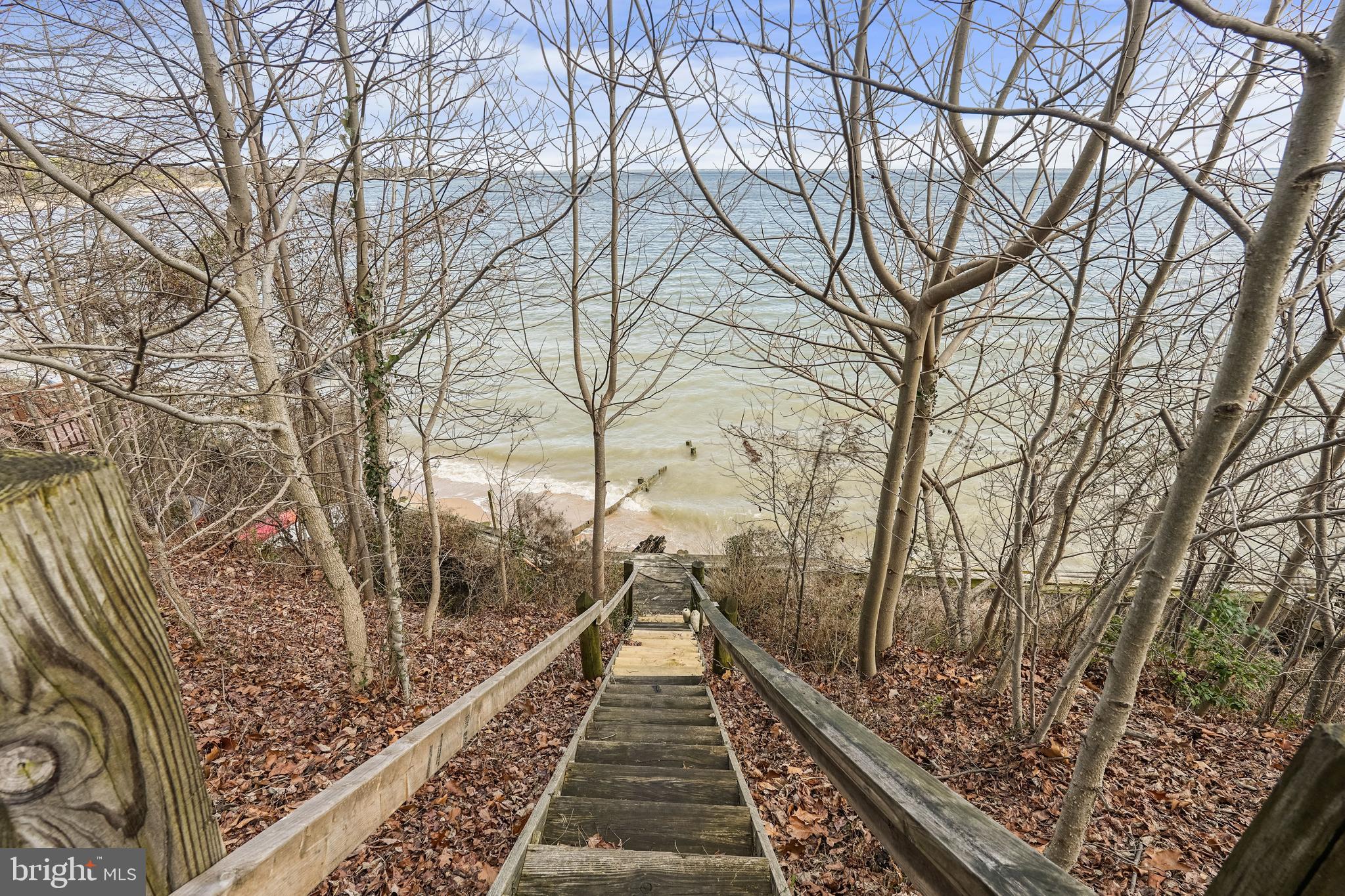 COVE LAKE - Residential