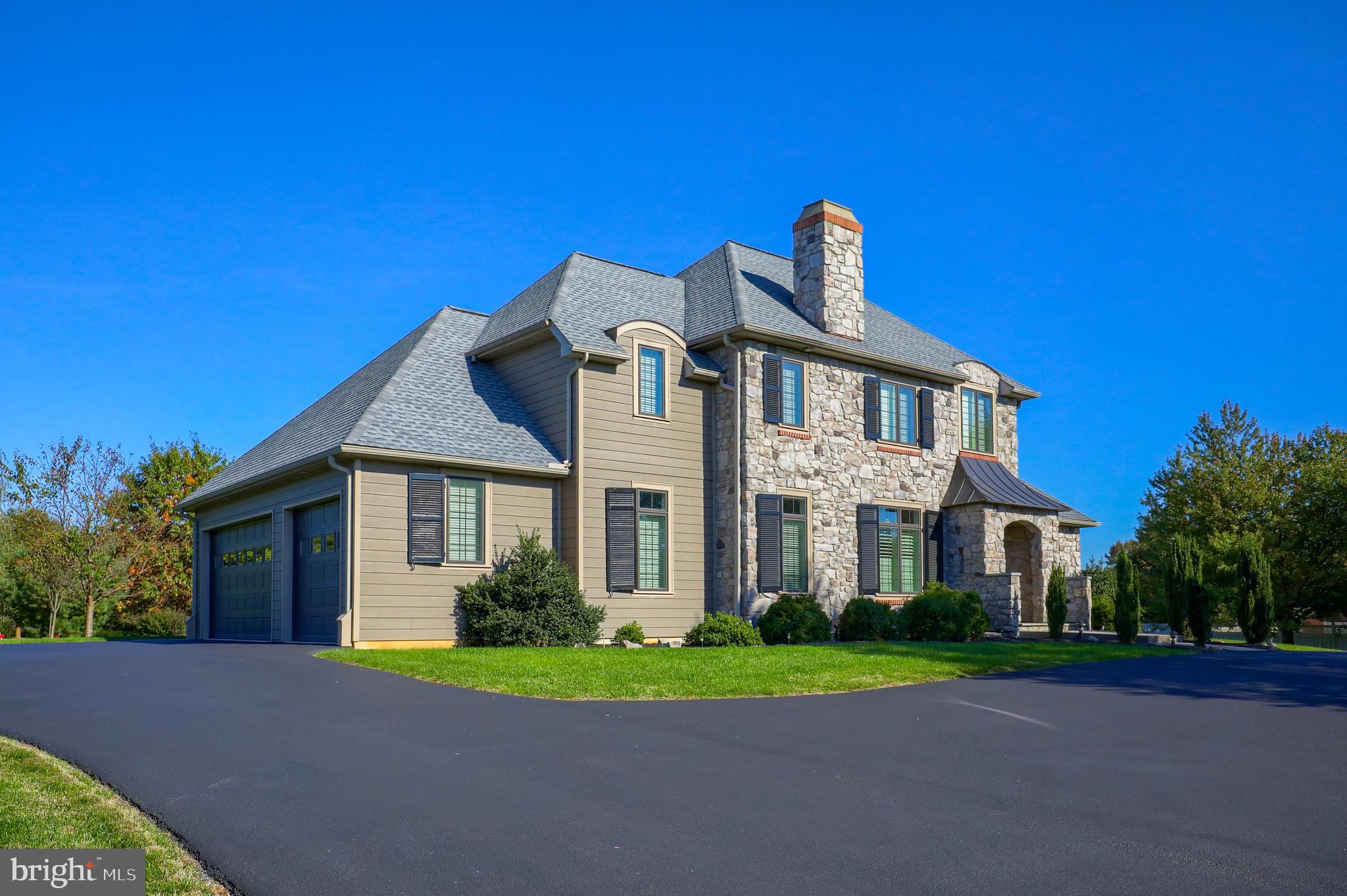 STONEHENGE - Residential
