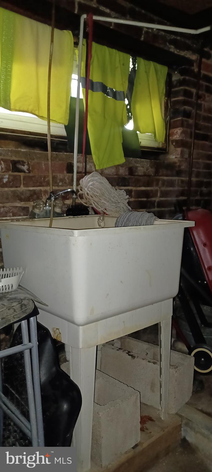 EAST BALTIMORE MIDWAY - Residential