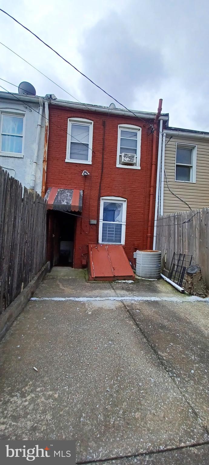 EAST BALTIMORE MIDWAY - Residential