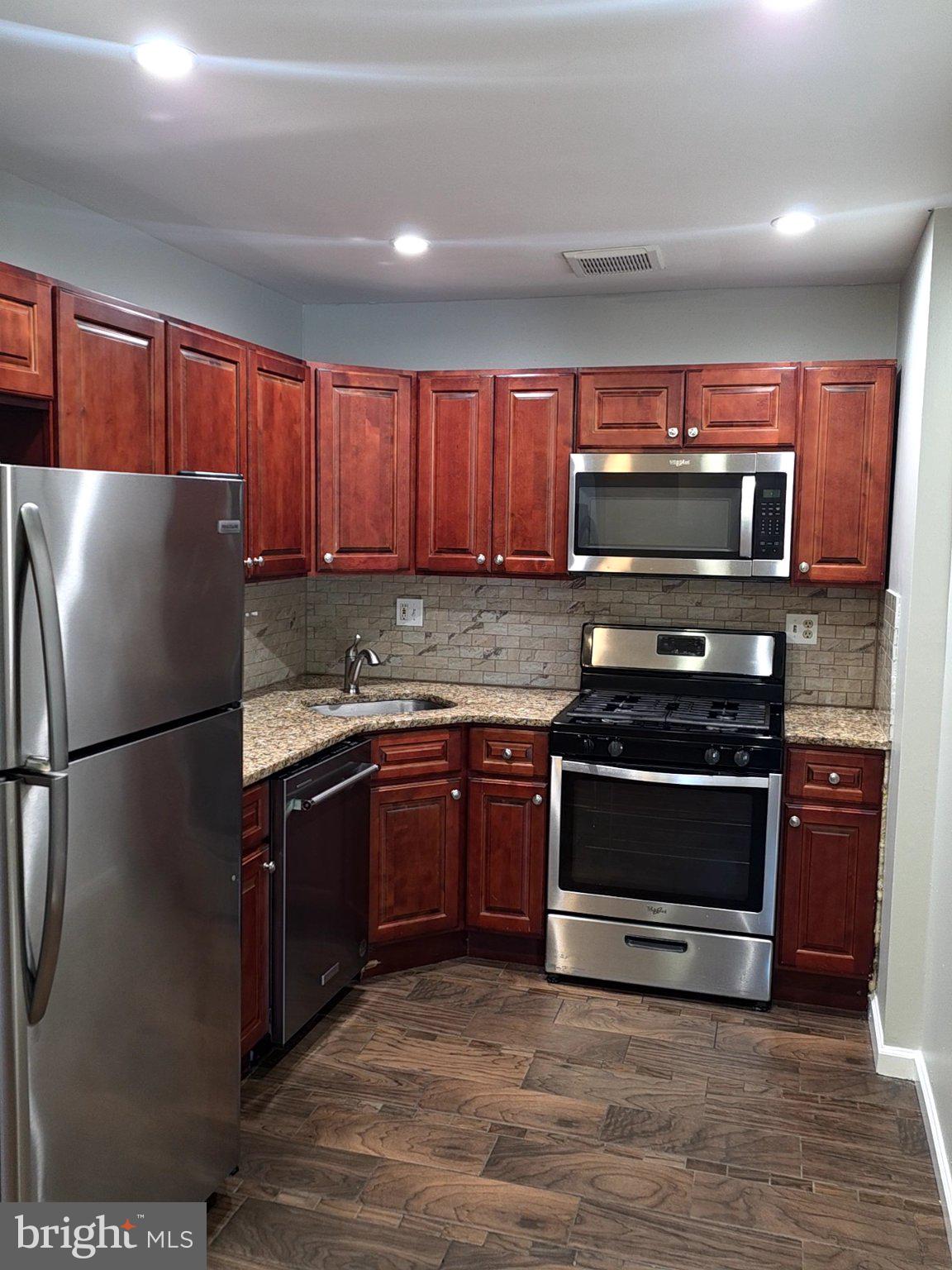 9412 FAIRGREEN LANE