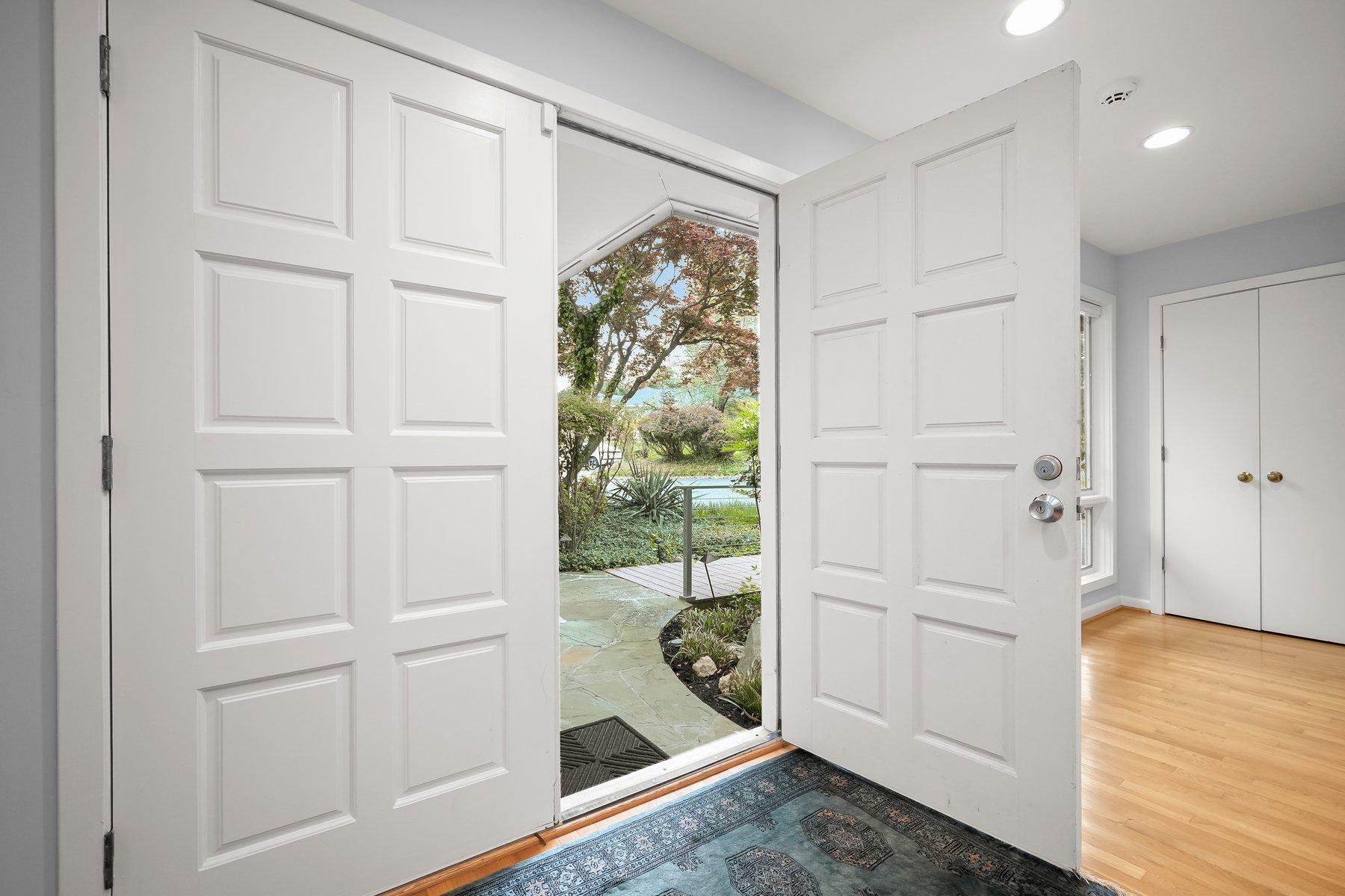 BRADLEY HILLS GROVE - Residential