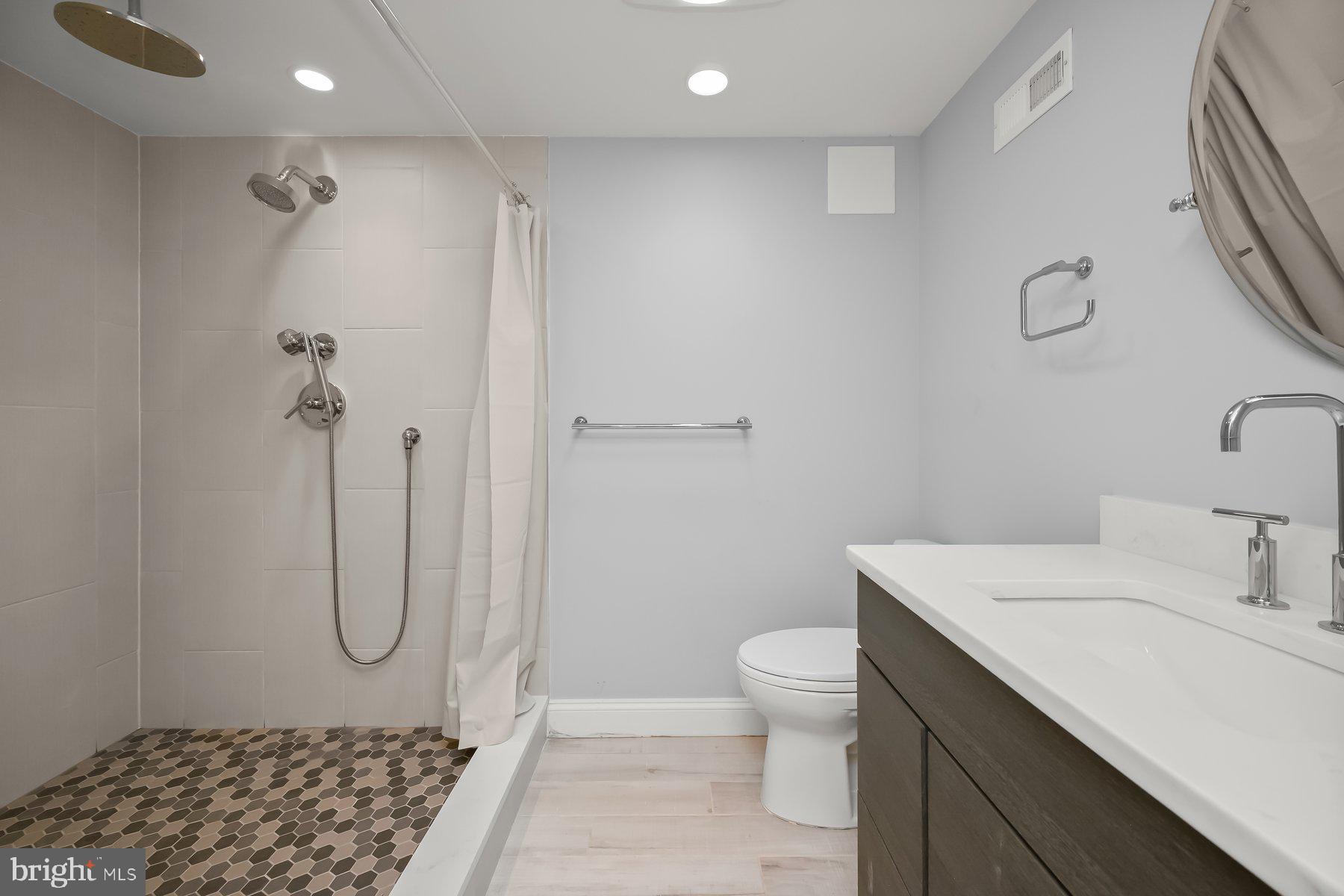 BRADLEY HILLS GROVE - Residential