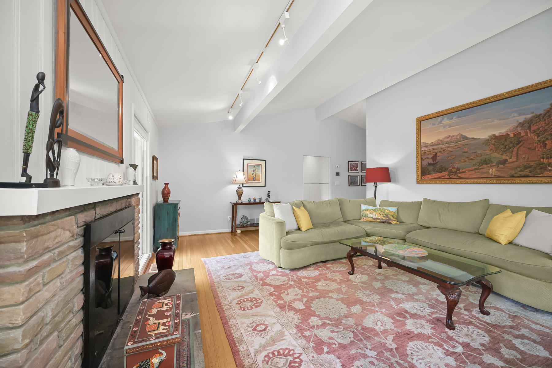 BRADLEY HILLS GROVE - Residential