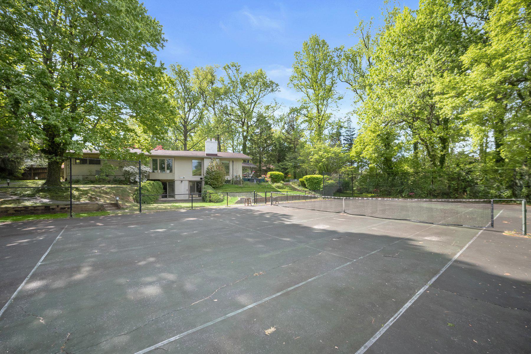 BRADLEY HILLS GROVE - Residential