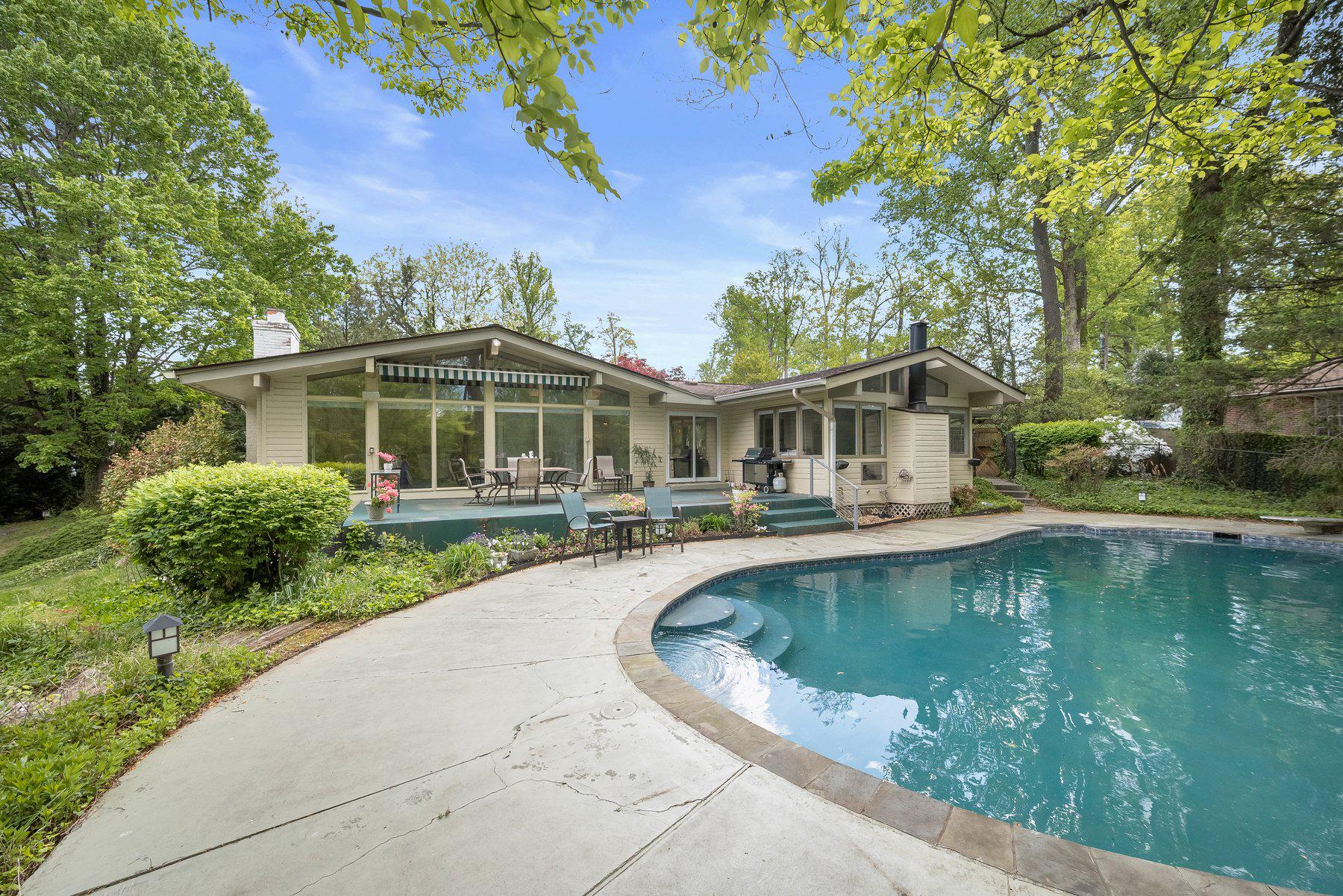 BRADLEY HILLS GROVE - Residential