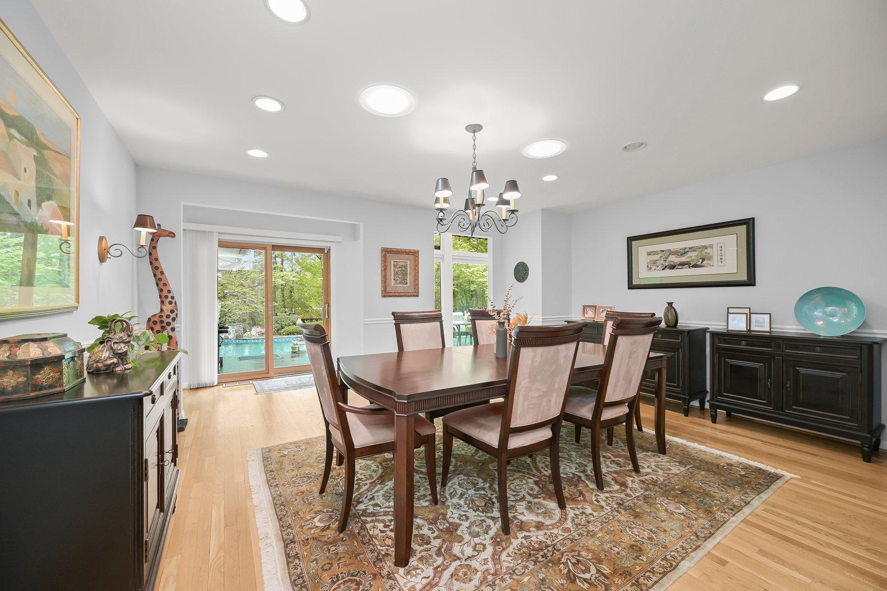 BRADLEY HILLS GROVE - Residential