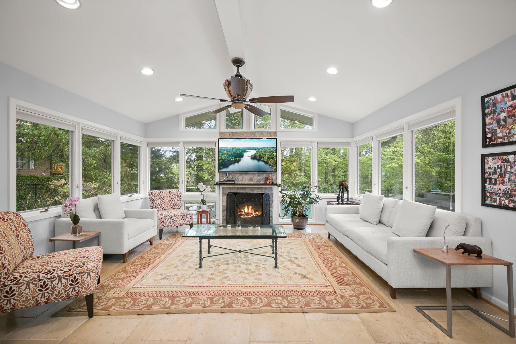 BRADLEY HILLS GROVE - Residential