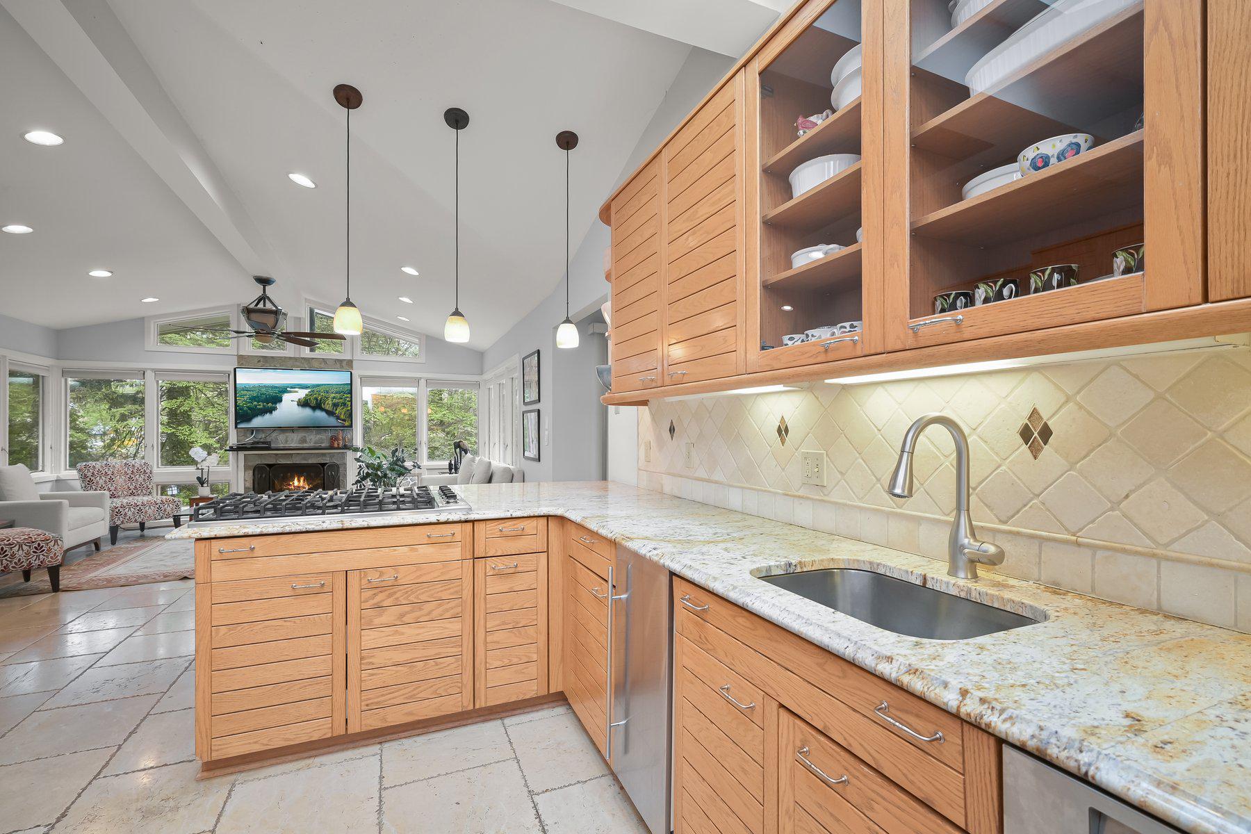 BRADLEY HILLS GROVE - Residential