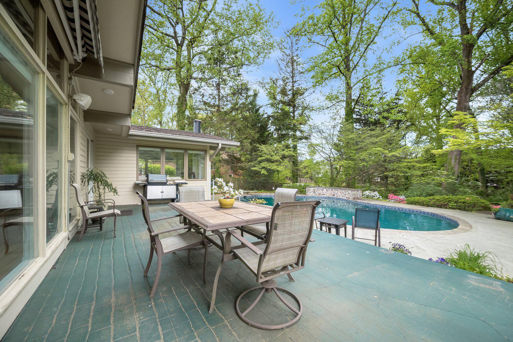 BRADLEY HILLS GROVE - Residential