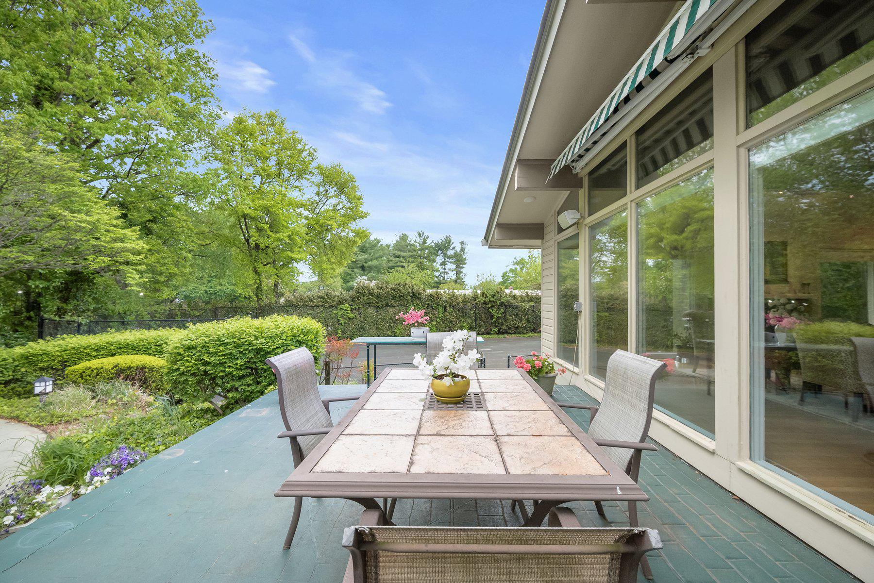 BRADLEY HILLS GROVE - Residential