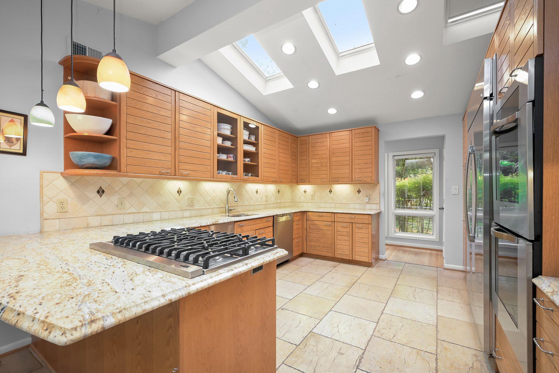 BRADLEY HILLS GROVE - Residential