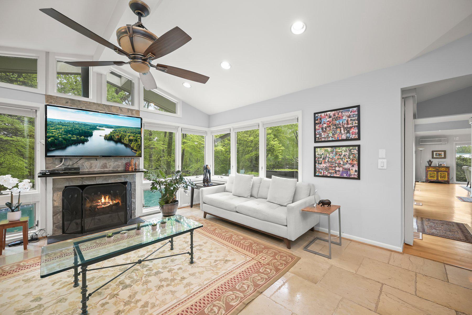 BRADLEY HILLS GROVE - Residential