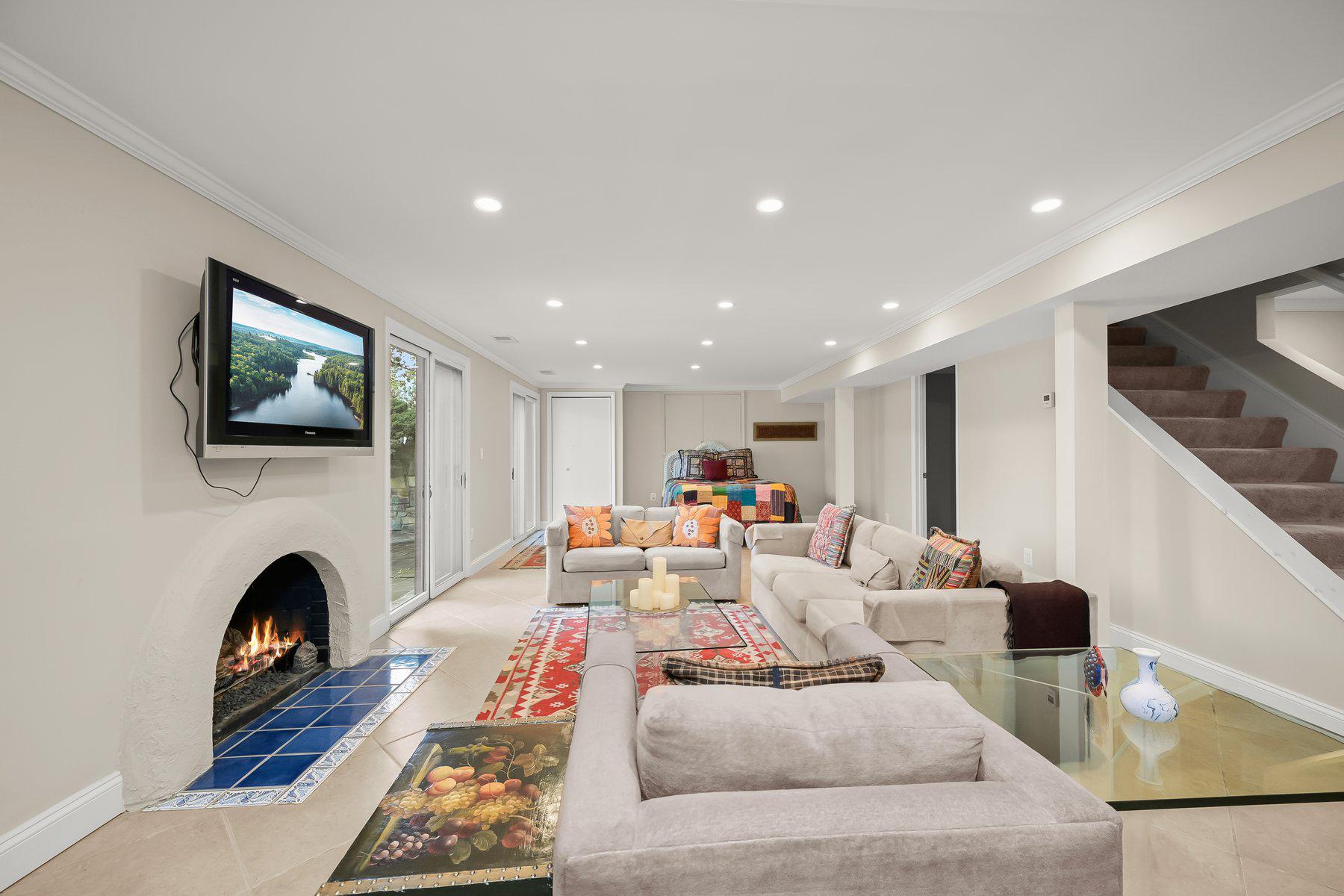 BRADLEY HILLS GROVE - Residential