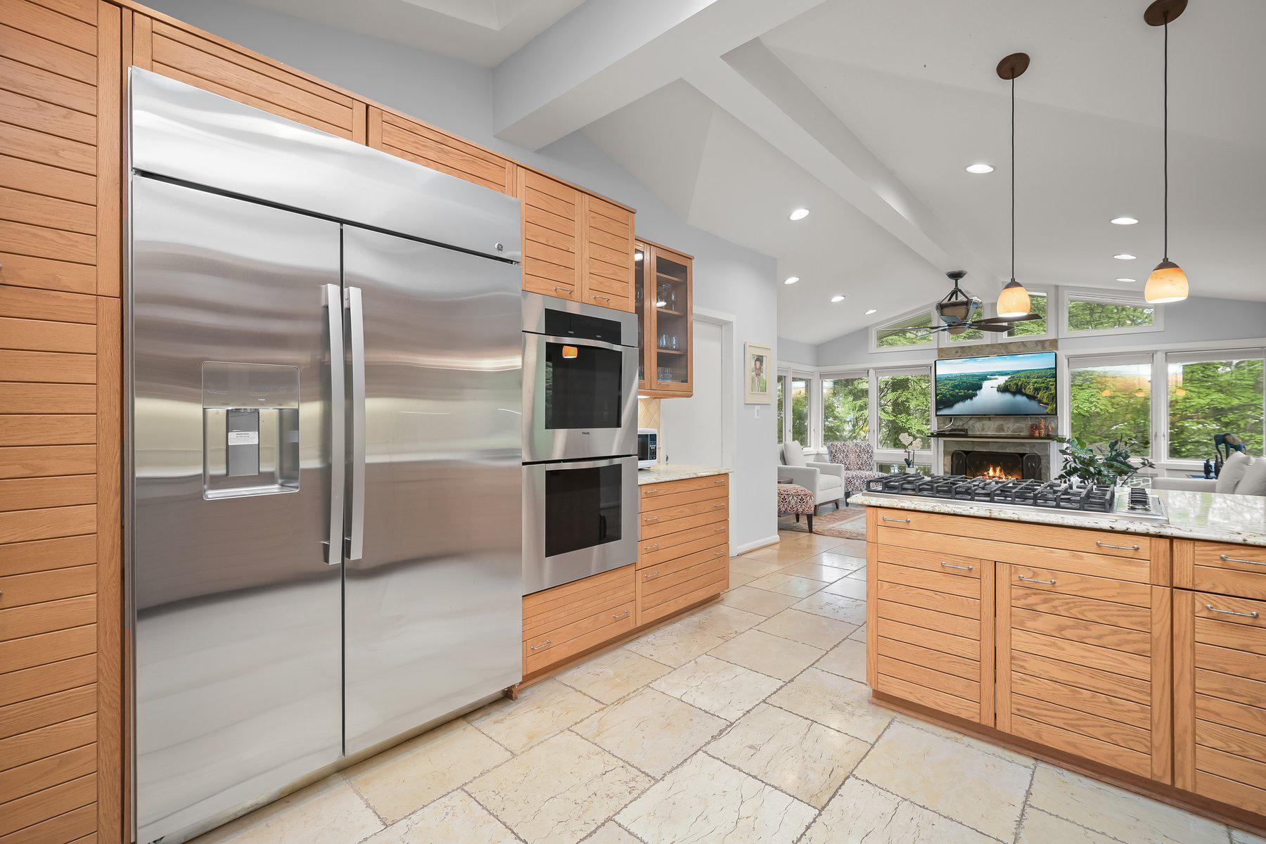 BRADLEY HILLS GROVE - Residential