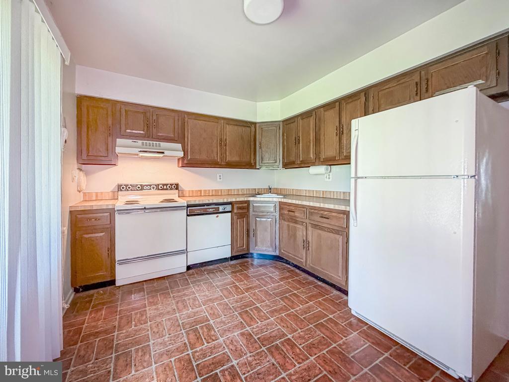 1640 A&B BLUEBIRD DRIVE