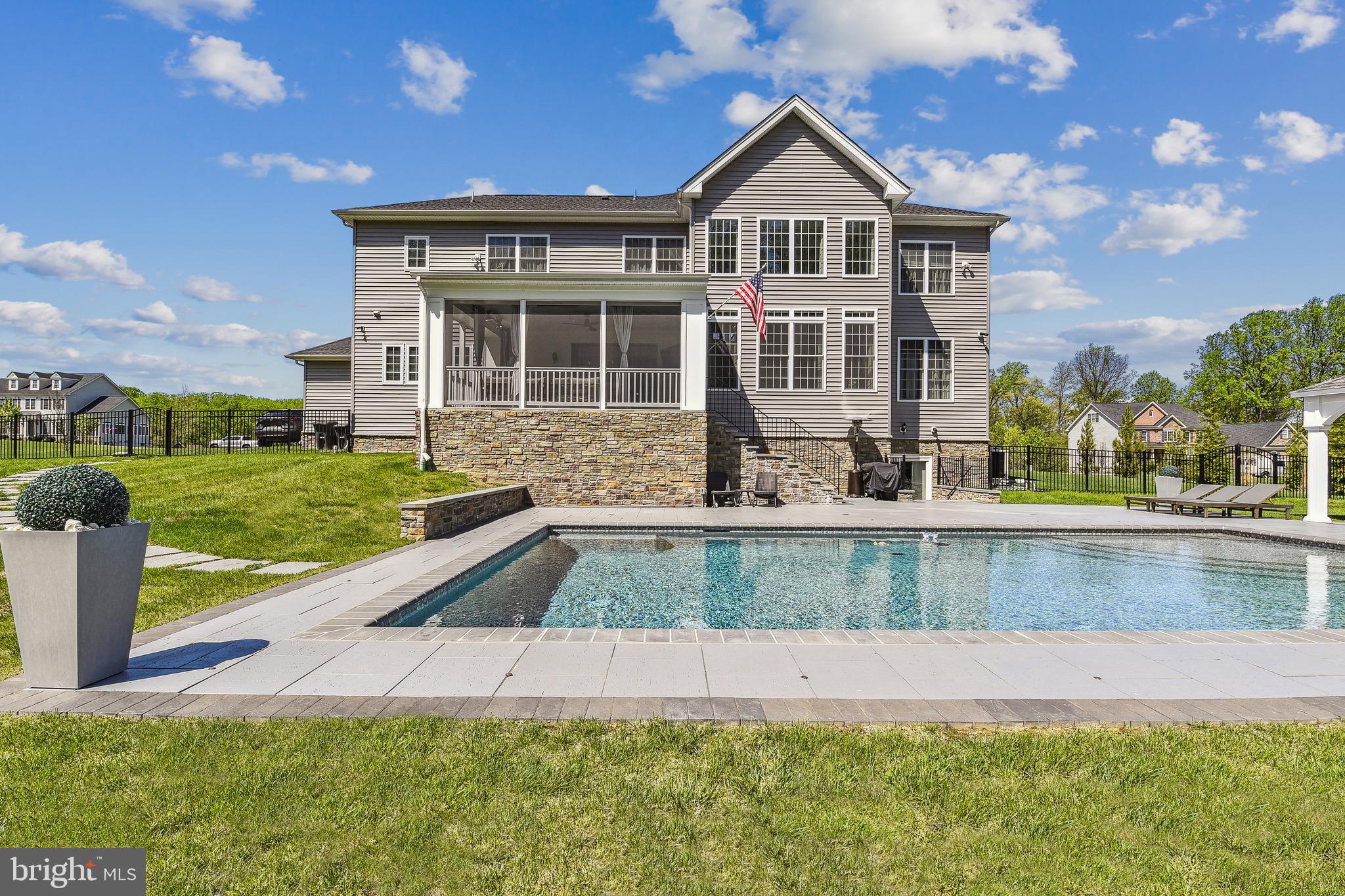 WEATHERSTONE - Residential