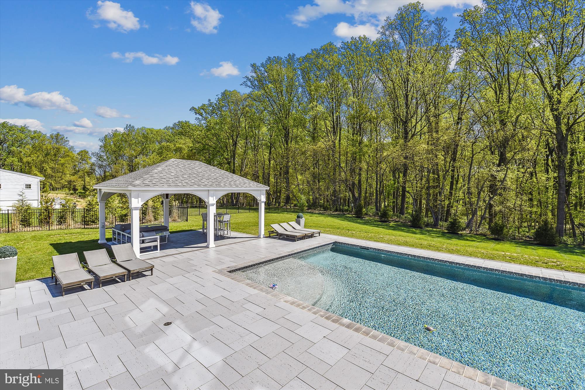 WEATHERSTONE - Residential