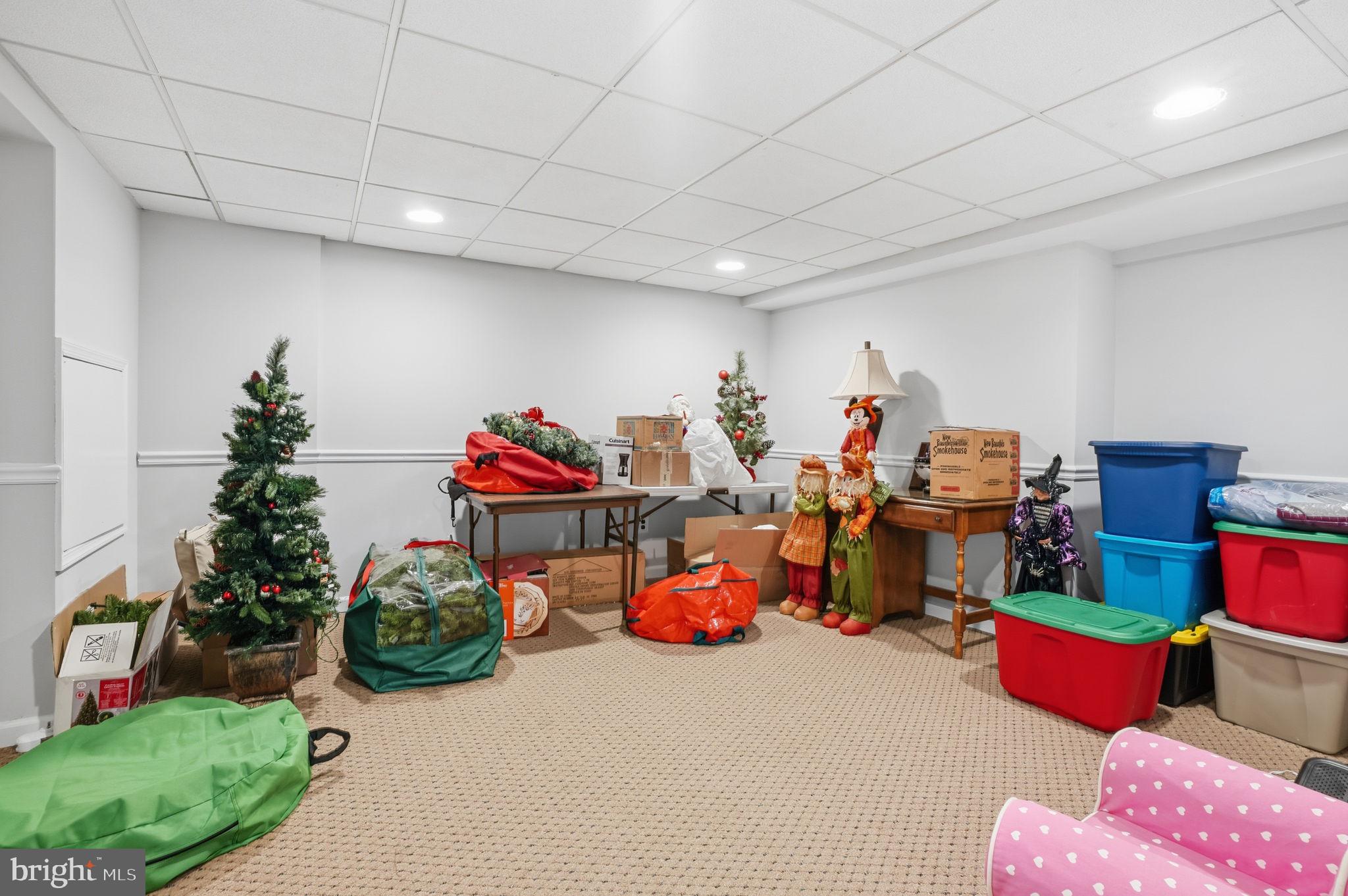 HOLLAND MEADOWS - Residential