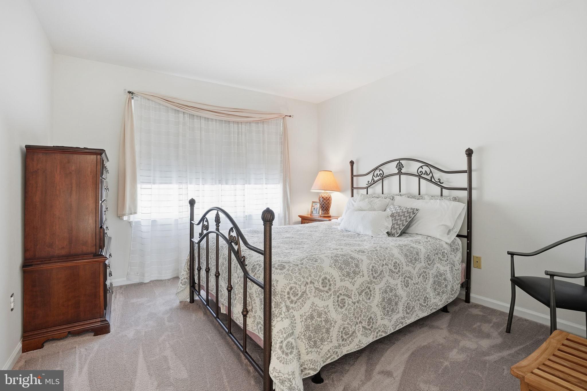 HOLLAND MEADOWS - Residential