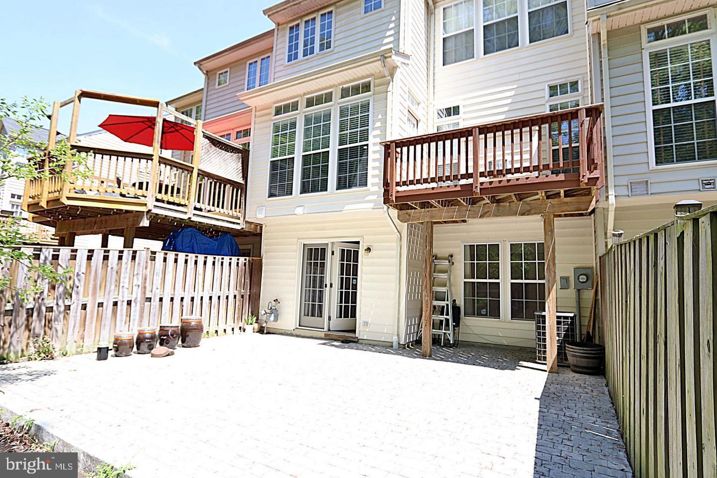 RIVERSIDE STATION - Residential