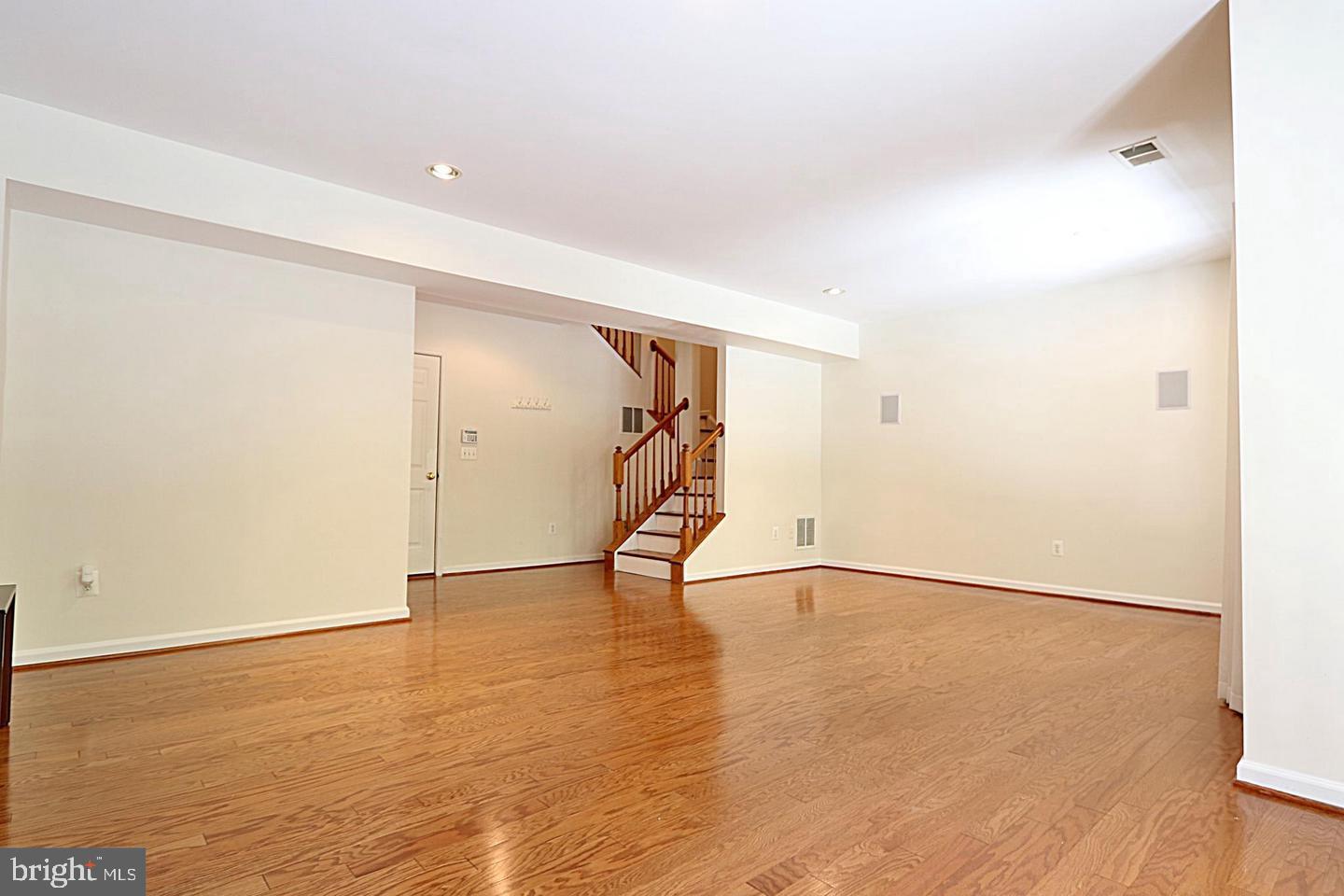 RIVERSIDE STATION - Residential