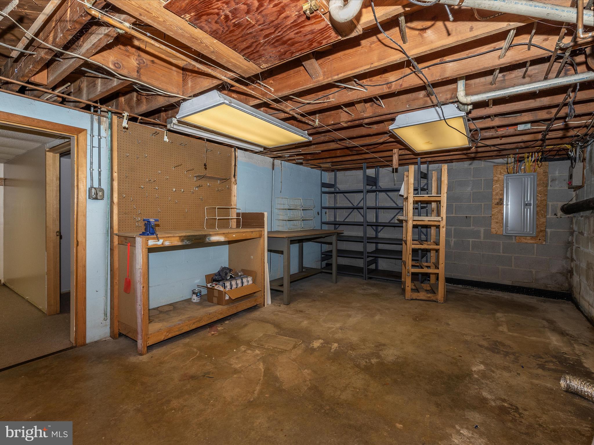 COLONIAL PARK - Residential