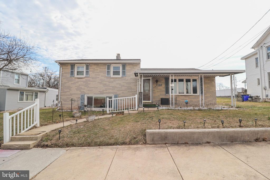 Photo of 181 S Main Street, MOUNT WOLF, PA 17347 (MLS # PAYK2096190)