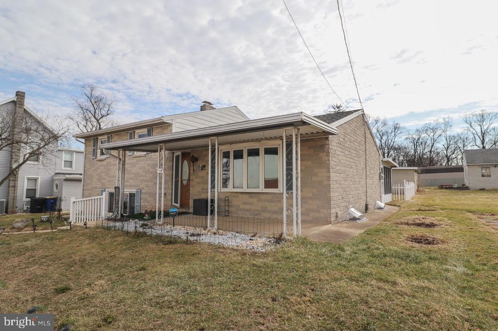 Photo of 181 S Main Street, MOUNT WOLF, PA 17347 (MLS # PAYK2096190)