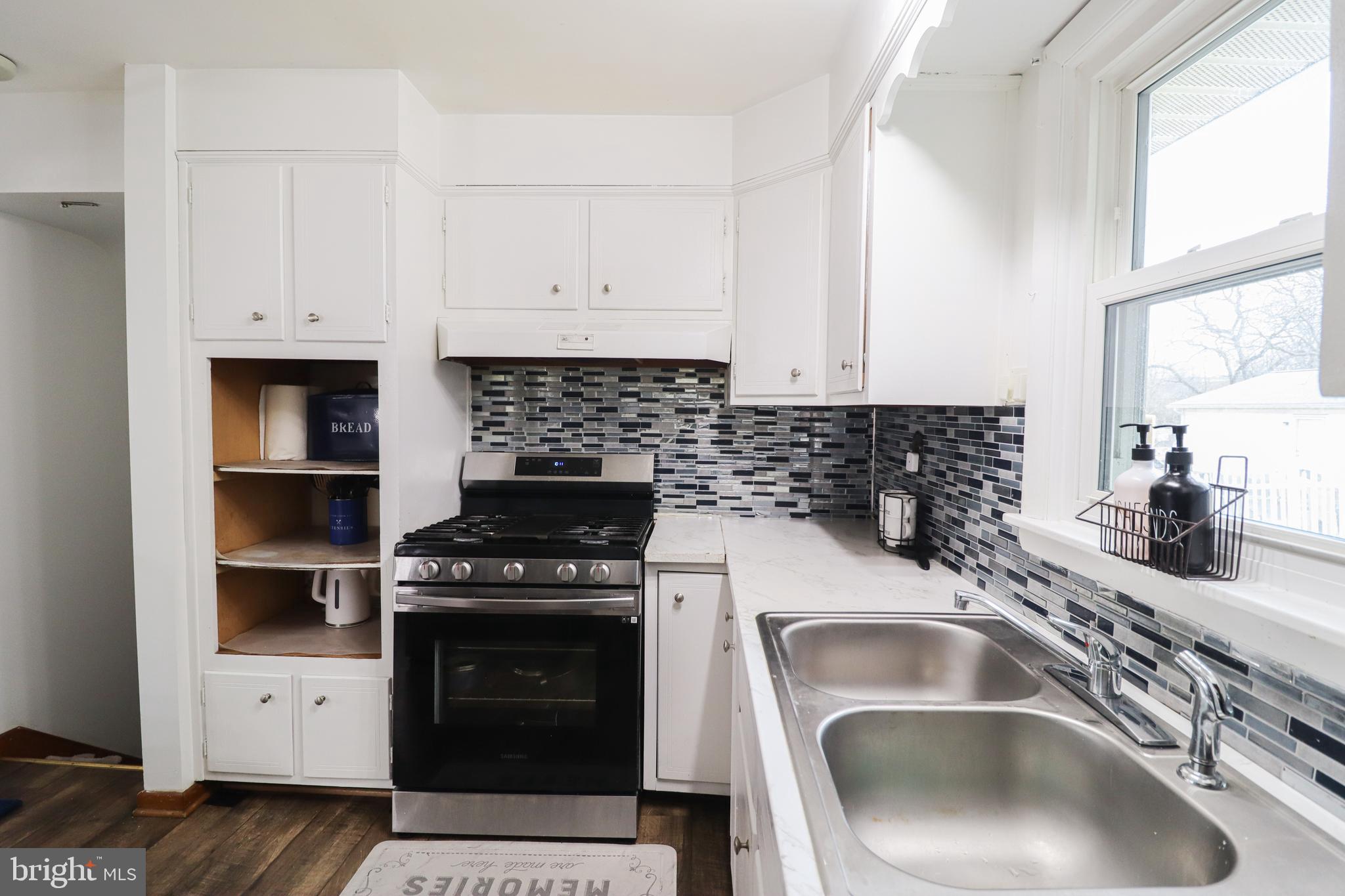 MT WOLF - Residential