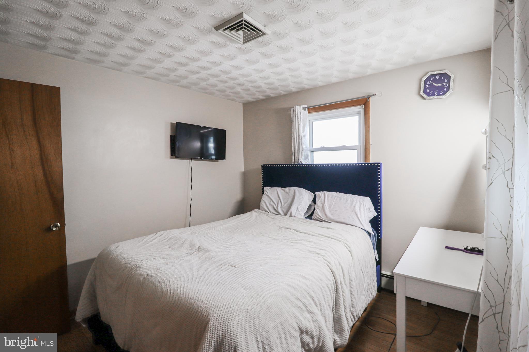 MT WOLF - Residential