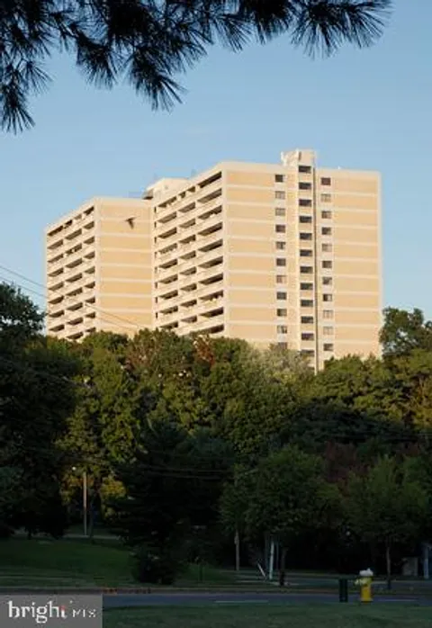 6101 Edsall Road Unit 1202, Alexandria, VA MLS: VAAX2053388