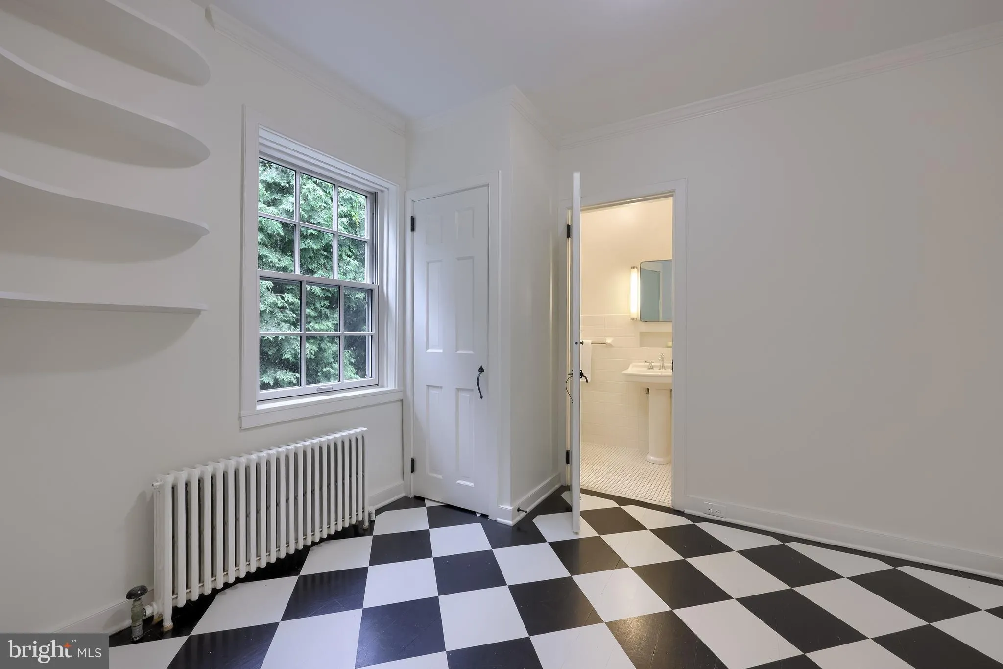 Lancaster, Pennsylvania 17603, United States, 5 Bedrooms Bedrooms, ,5 BathroomsBathrooms,Residential,Pending,141889