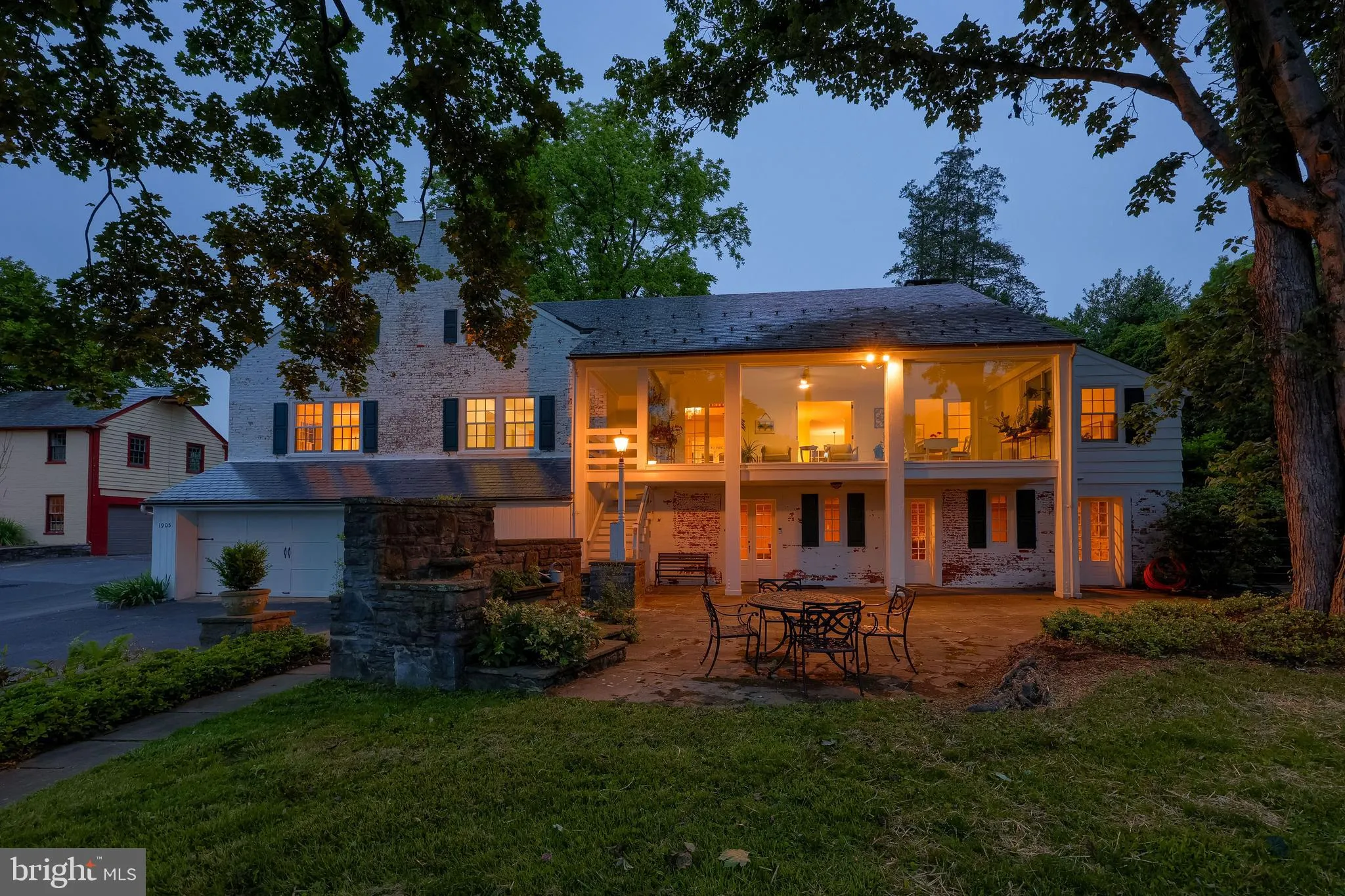 Lancaster, Pennsylvania 17603, United States, 5 Bedrooms Bedrooms, ,5 BathroomsBathrooms,Residential,Pending,141889