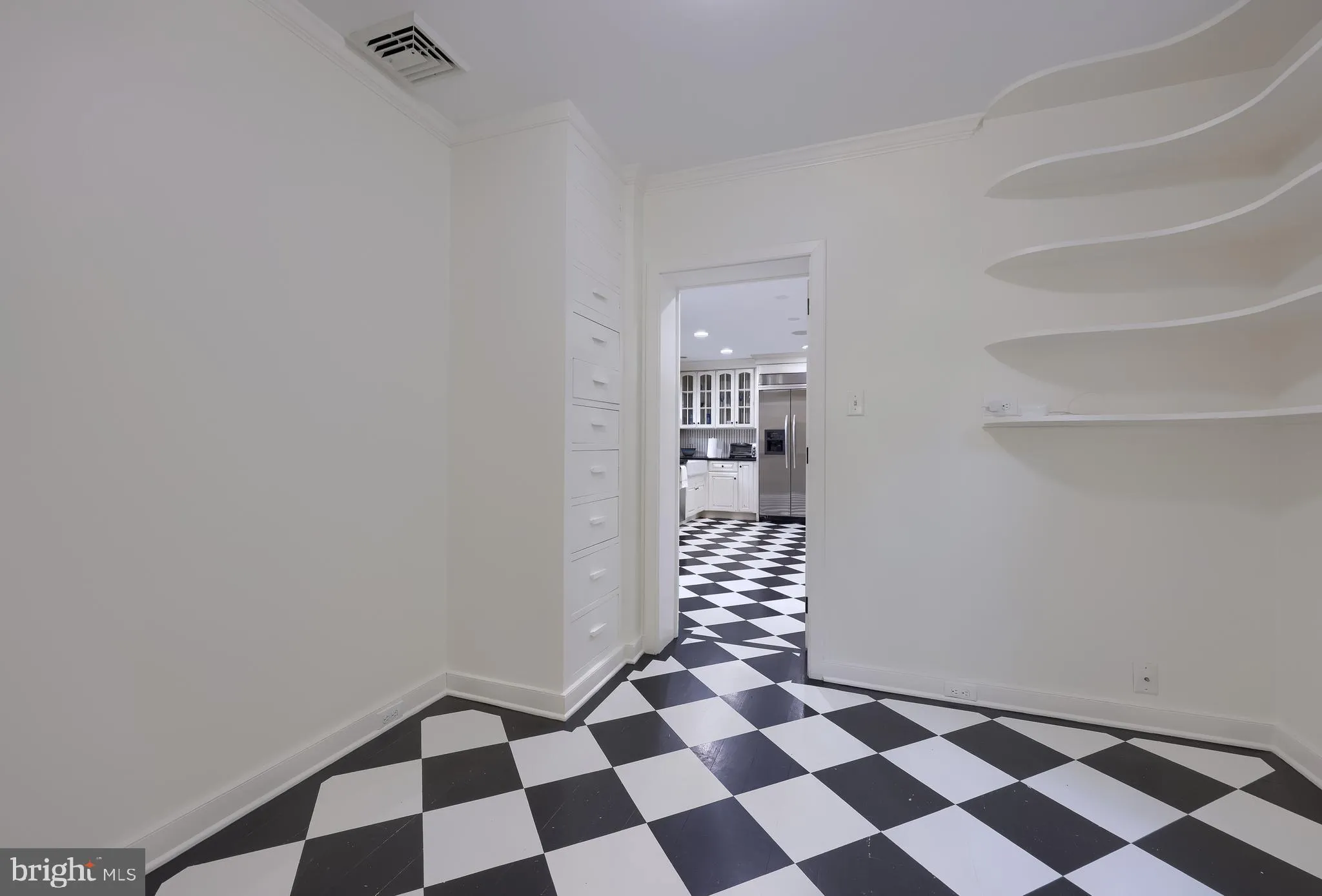 Lancaster, Pennsylvania 17603, United States, 5 Bedrooms Bedrooms, ,5 BathroomsBathrooms,Residential,Pending,141889