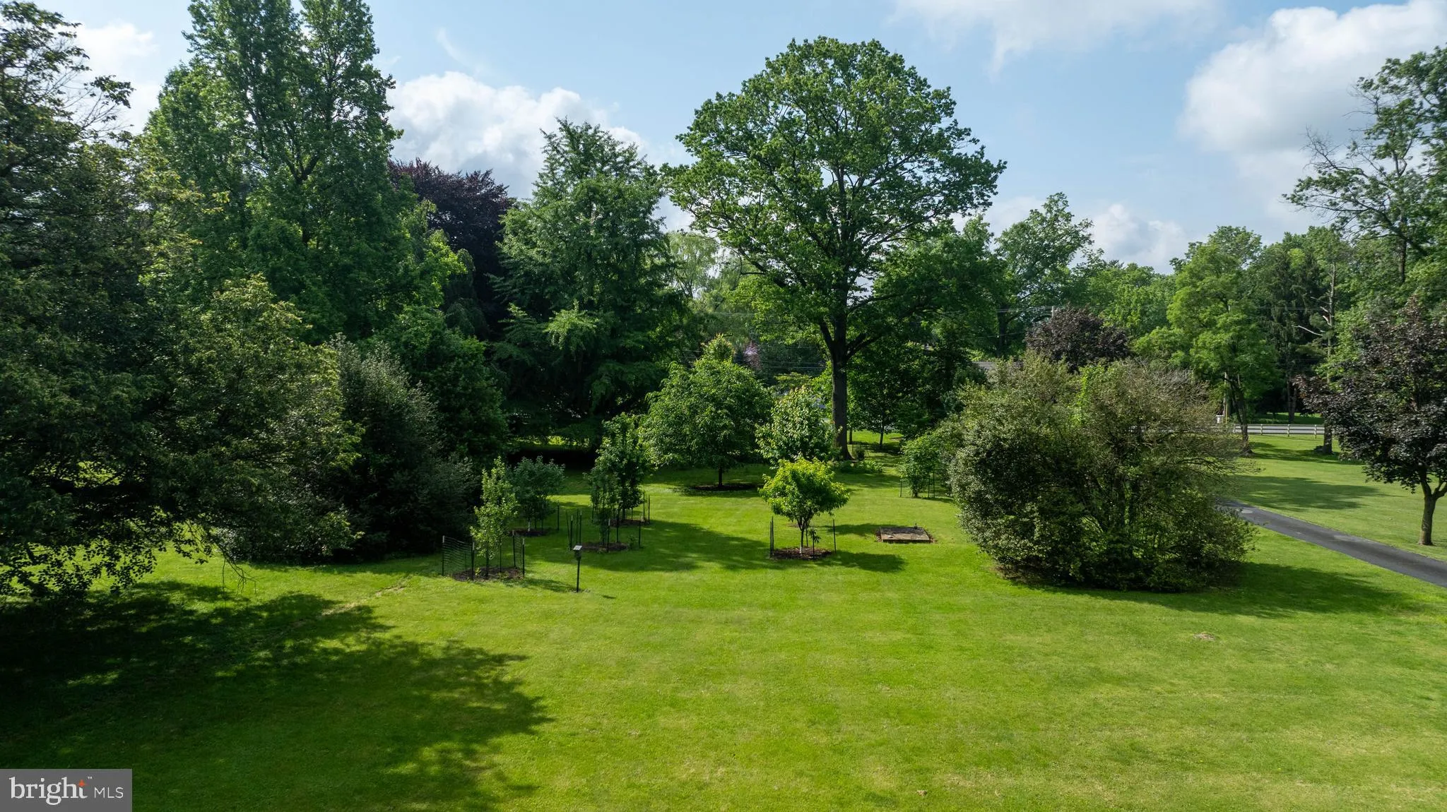 Lancaster, Pennsylvania 17603, United States, 5 Bedrooms Bedrooms, ,5 BathroomsBathrooms,Residential,Pending,141889