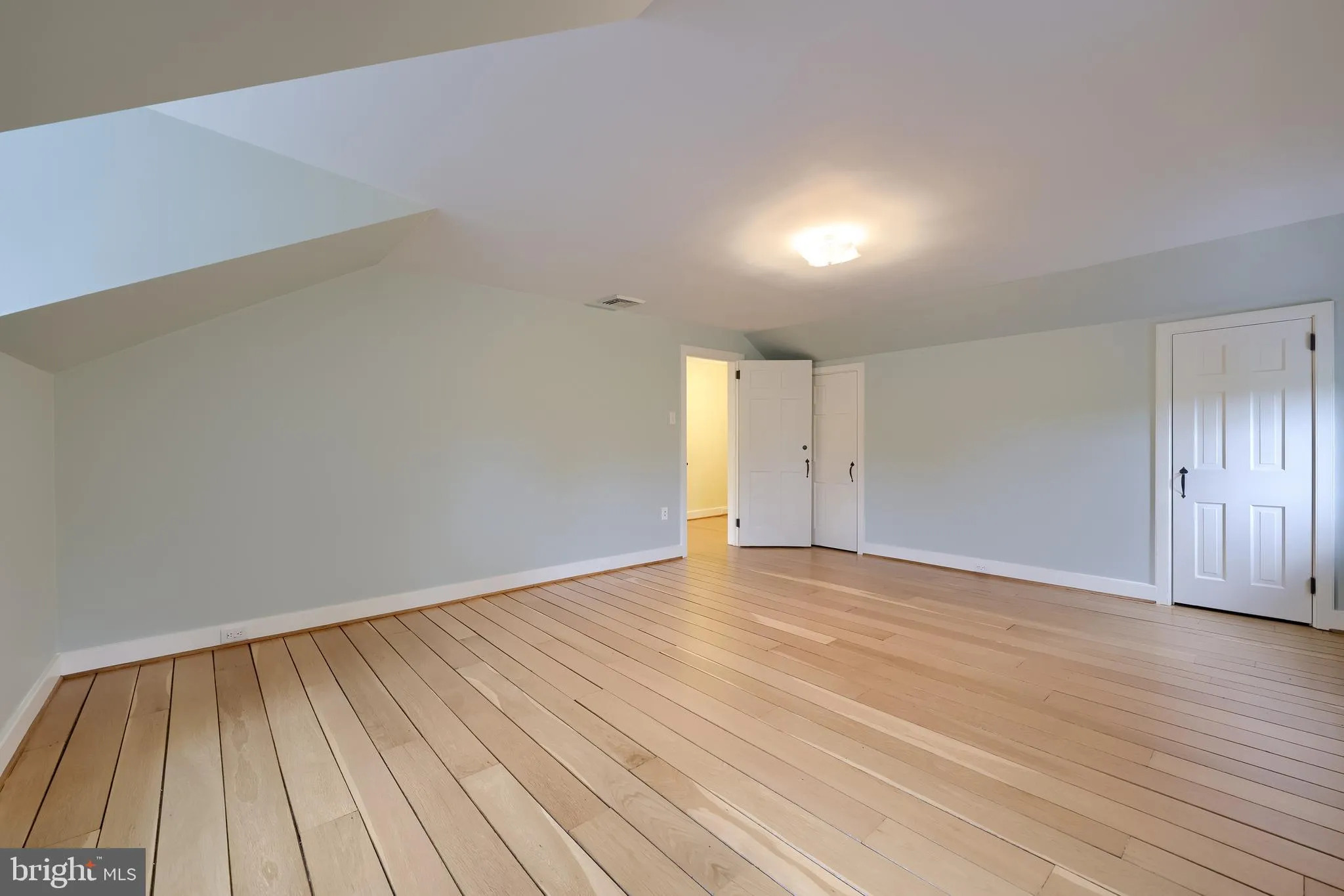 Lancaster, Pennsylvania 17603, United States, 5 Bedrooms Bedrooms, ,5 BathroomsBathrooms,Residential,Pending,141889