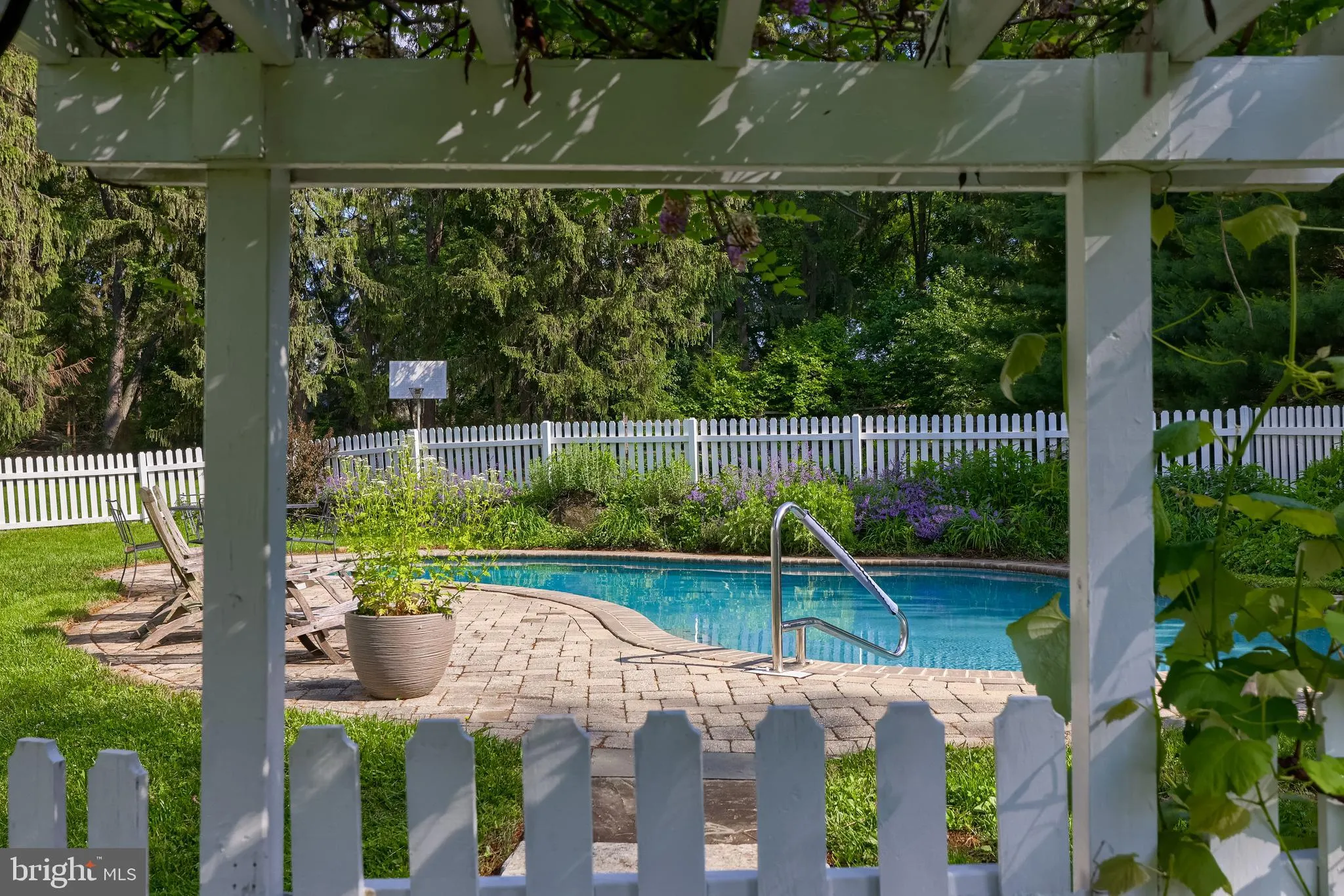 Lancaster, Pennsylvania 17603, United States, 5 Bedrooms Bedrooms, ,5 BathroomsBathrooms,Residential,Pending,141889