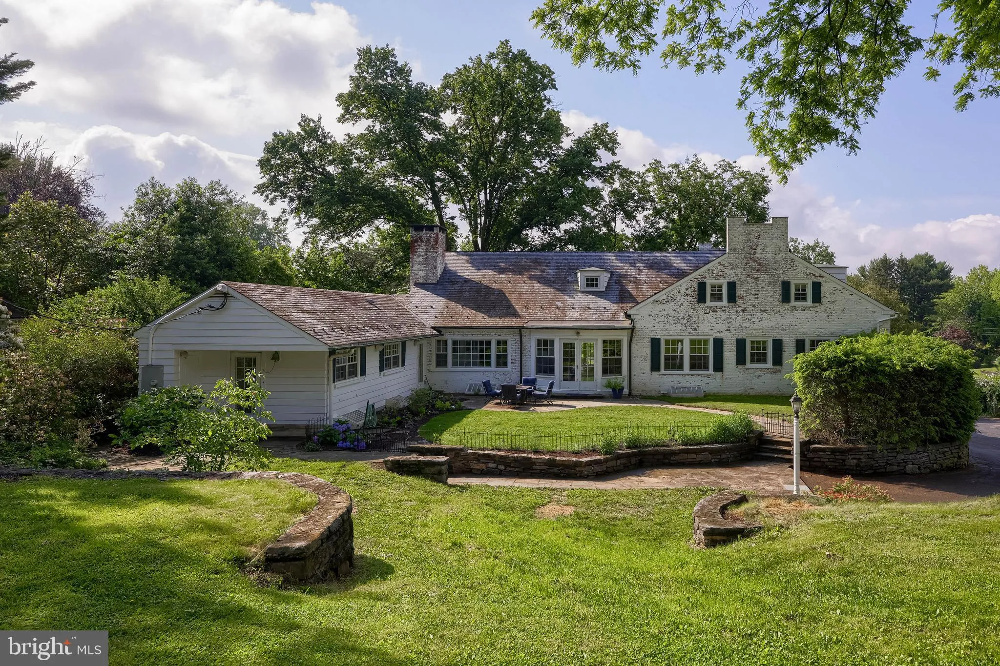 Lancaster, Pennsylvania 17603, United States, 5 Bedrooms Bedrooms, ,5 BathroomsBathrooms,Residential,Pending,141889