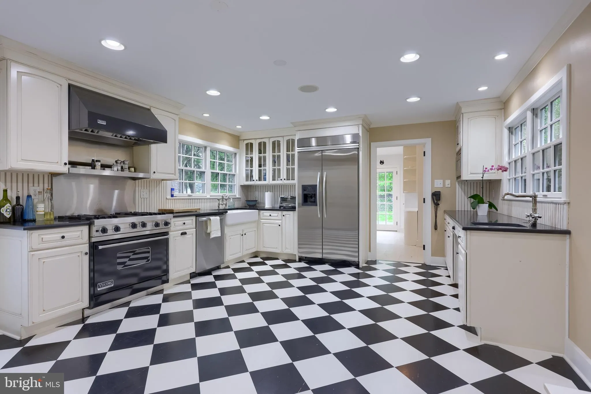 Lancaster, Pennsylvania 17603, United States, 5 Bedrooms Bedrooms, ,5 BathroomsBathrooms,Residential,Pending,141889