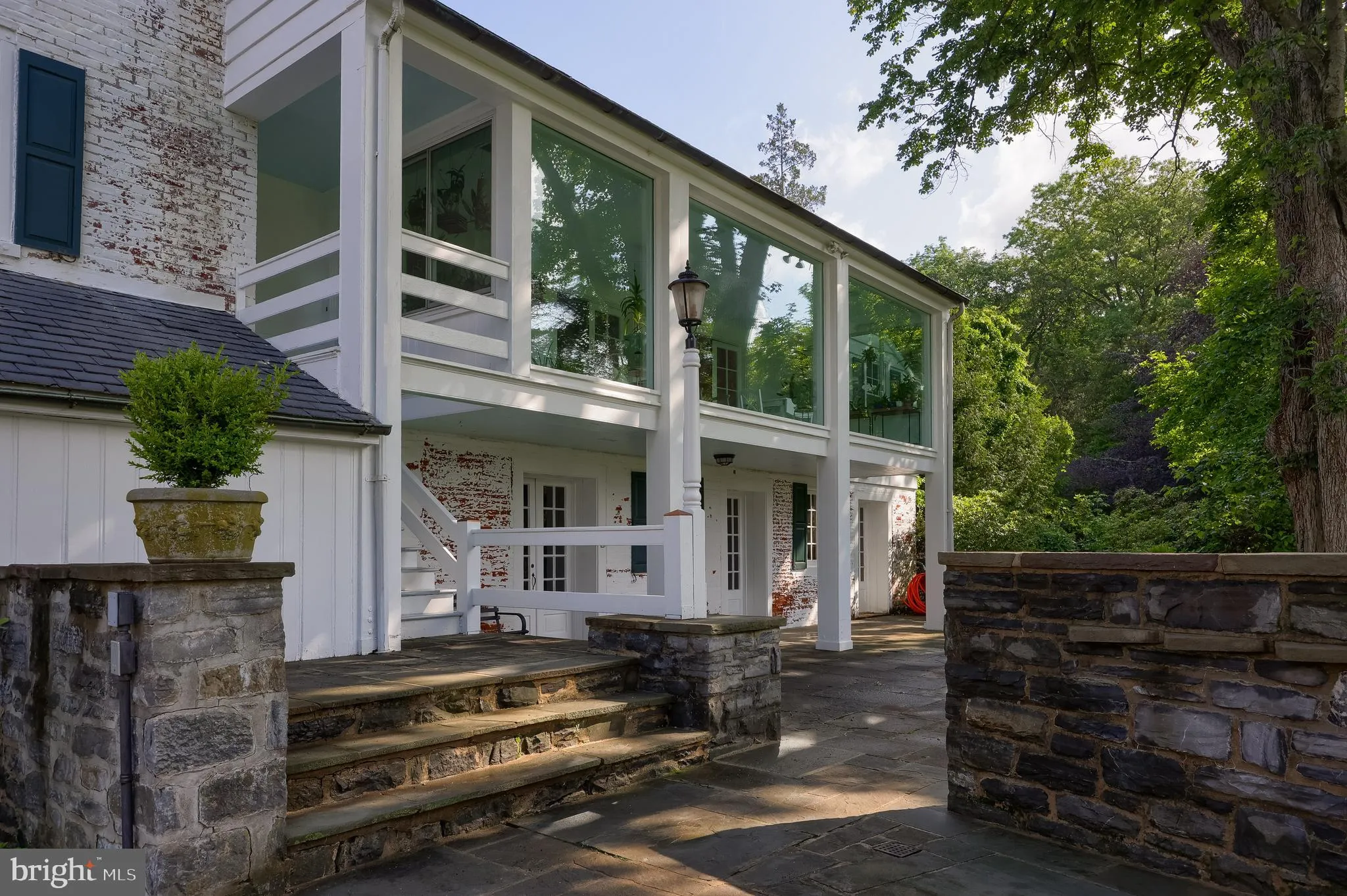 Lancaster, Pennsylvania 17603, United States, 5 Bedrooms Bedrooms, ,5 BathroomsBathrooms,Residential,Pending,141889