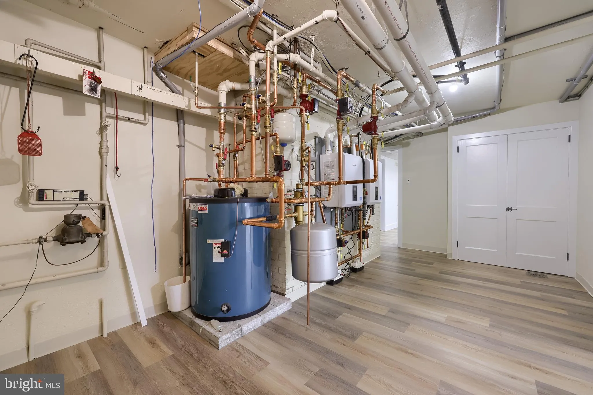 Lancaster, Pennsylvania 17603, United States, 5 Bedrooms Bedrooms, ,5 BathroomsBathrooms,Residential,Pending,141889