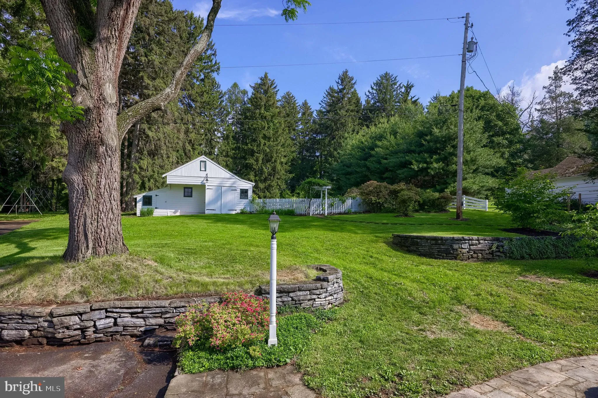 Lancaster, Pennsylvania 17603, United States, 5 Bedrooms Bedrooms, ,5 BathroomsBathrooms,Residential,Pending,141889