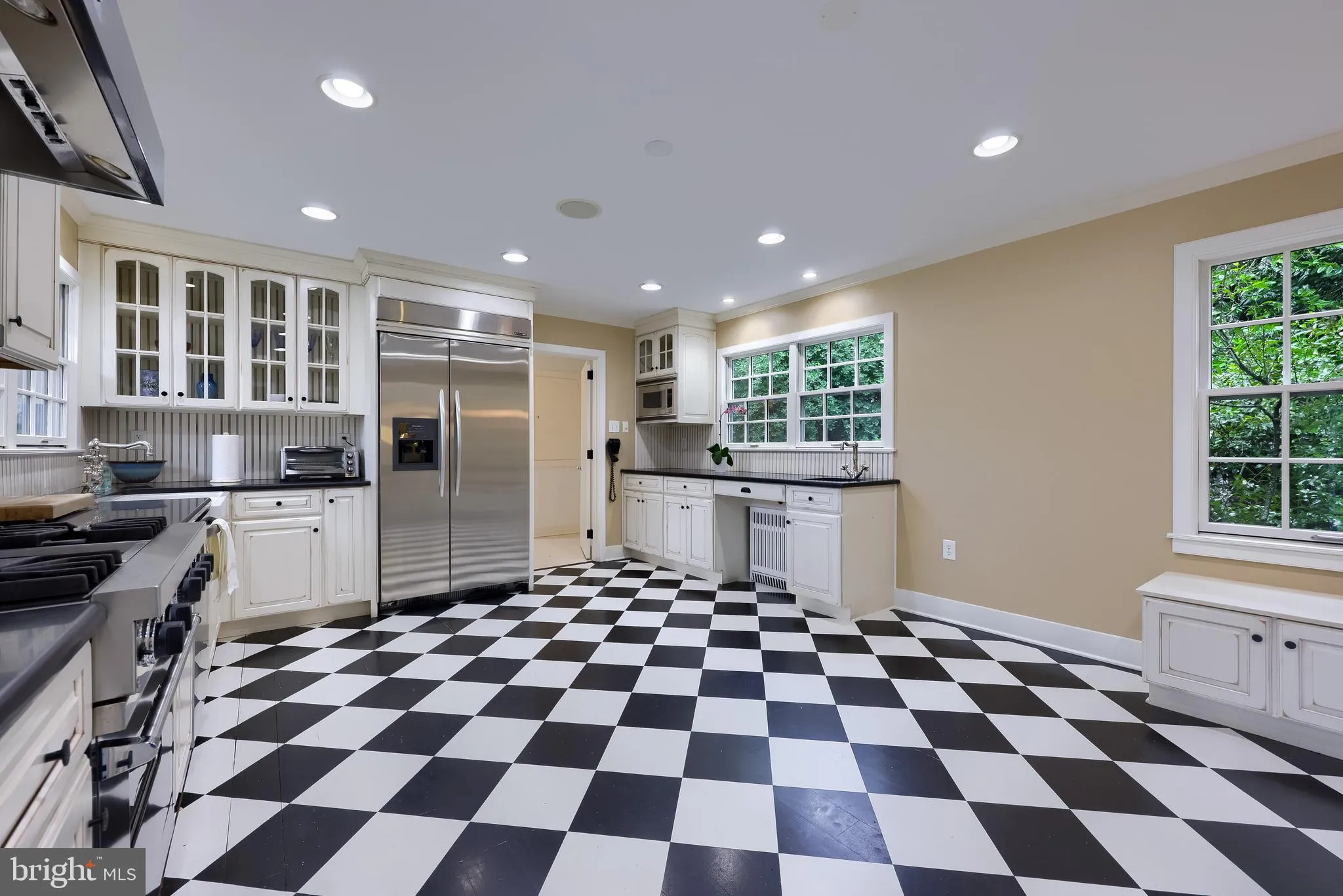 Lancaster, Pennsylvania 17603, United States, 5 Bedrooms Bedrooms, ,5 BathroomsBathrooms,Residential,Pending,141889