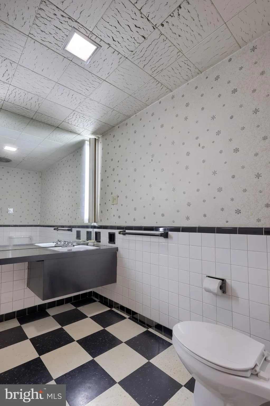 Lancaster, Pennsylvania 17603, United States, 5 Bedrooms Bedrooms, ,5 BathroomsBathrooms,Residential,Pending,141889