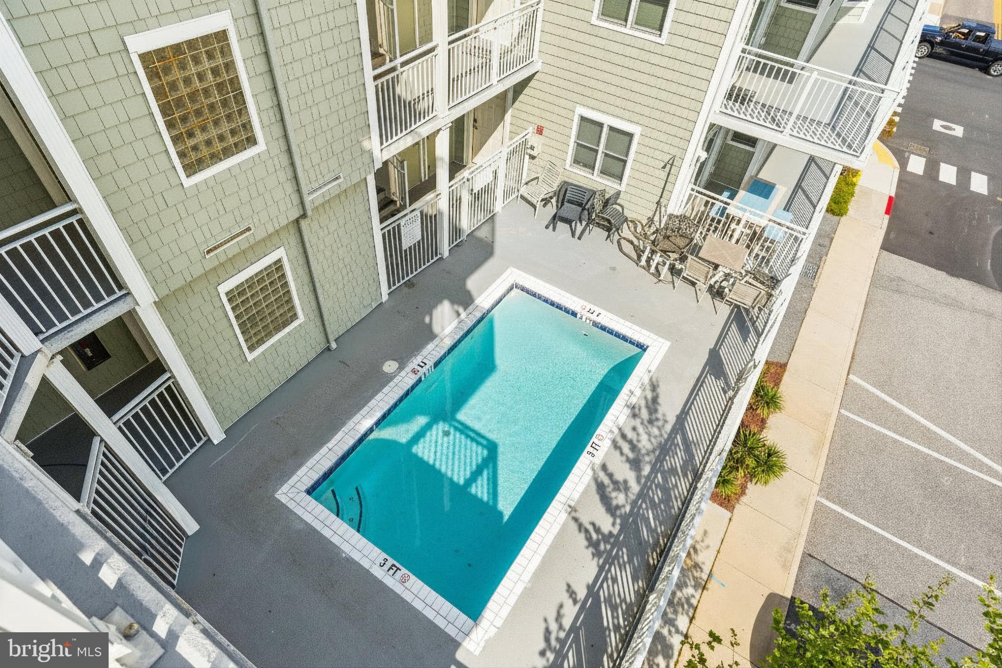 102 25TH STREET 302 MAHALO