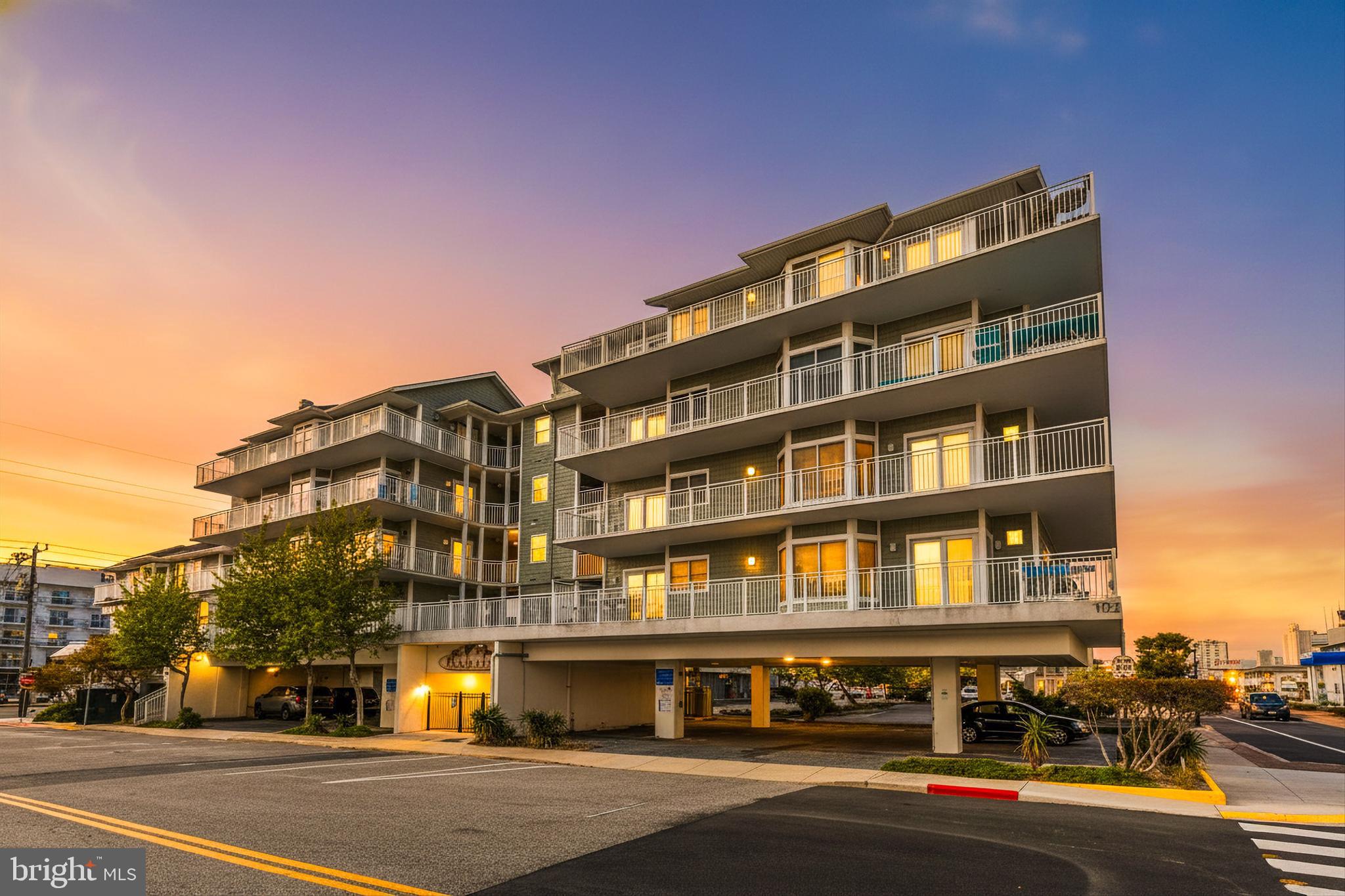 102 25TH STREET 302 MAHALO