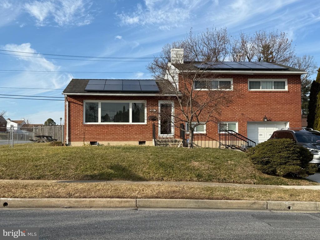 Photo of 1000 Southridge Road, BALTIMORE, MD 21228 (MLS # MDBC2149718)