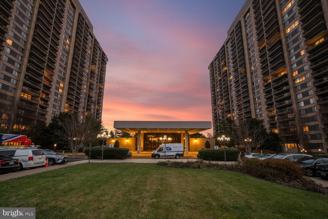 SKYLINE PLAZA - Residential Lease